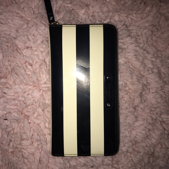 Kate Spade wallet - Picture 2 of 3